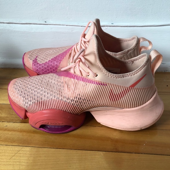 Nike pink HIIT Shoes - Picture 2 of 2